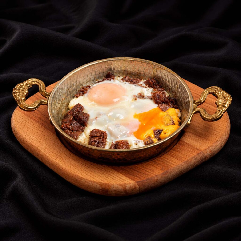Kavurmalı Yumurta